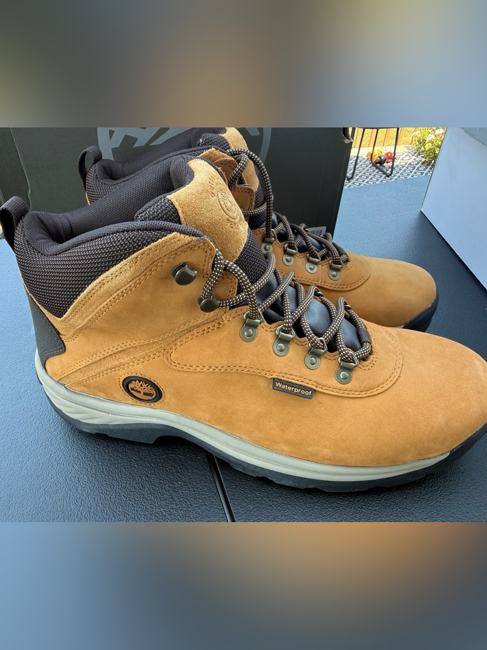New Size 13 Timberland White LedgeMens Waterproof Wheat Brown Suede Hiking Boots